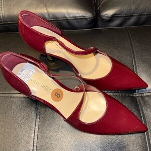 Nine West Burgundy Pointed Gold Heels Size 8